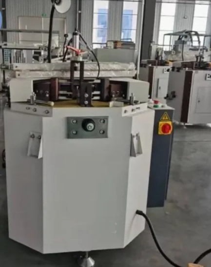 100 mm bladslag × 3500 mm Framecapaciteit Heavy-duty enkele kop aluminium raamdeur hoekkrimpmachine