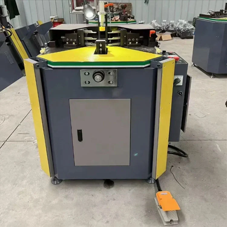 140 mm aluminium profielhoekcombinatiemachine