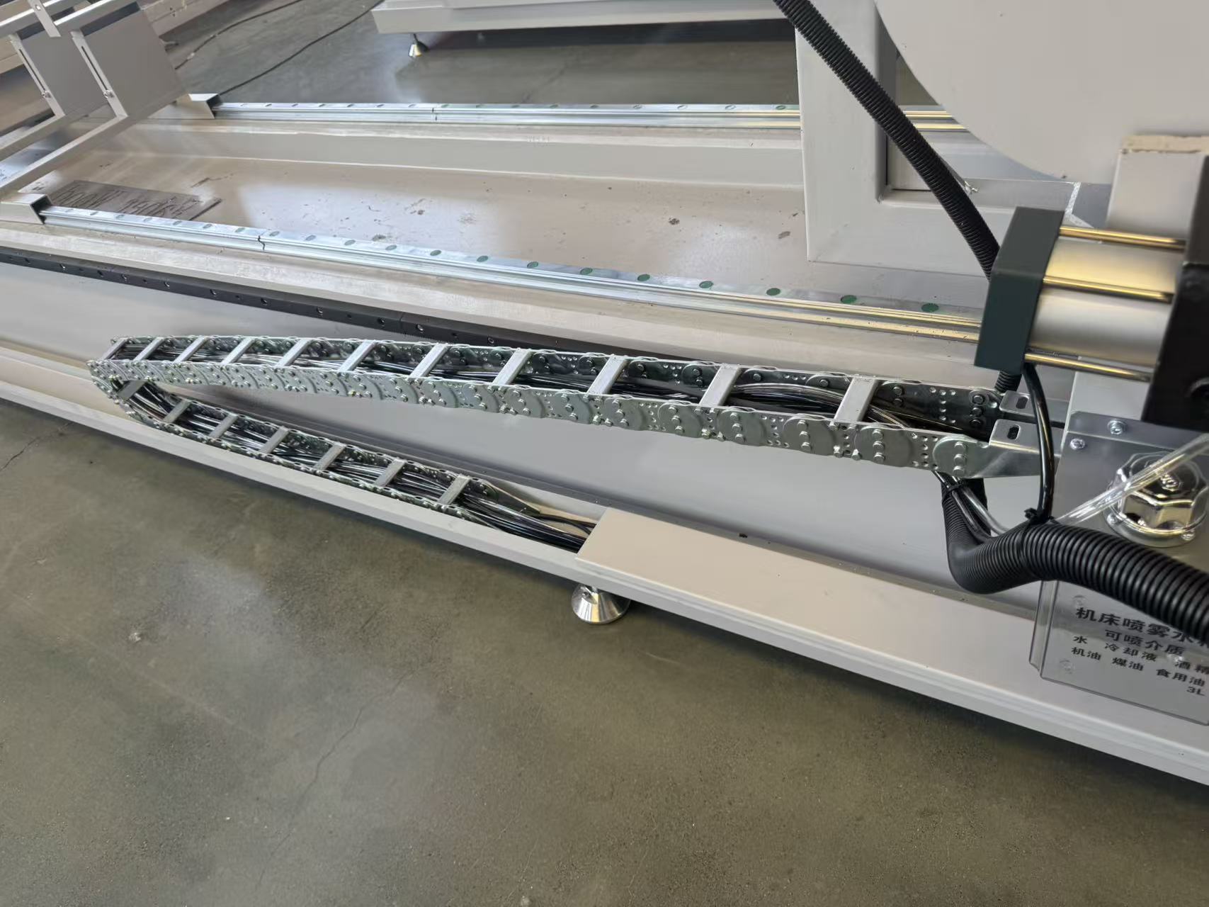 LBL is gespecialiseerd in de productie van uiterst nauwkeurige deur- en raambewerkingsmachines