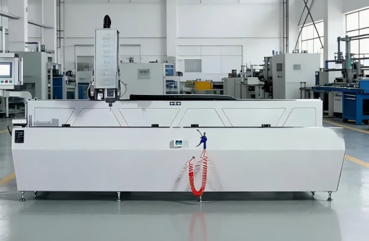 3+2-assige CNC-eindfrees voor speciaal gevormde aluminium stijlen | Raam- en vliesgevelmachines