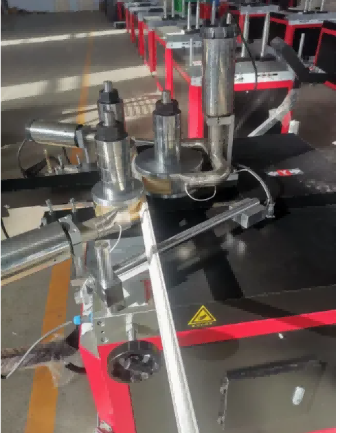 CNC-buigmachine voor aluminium en PVC raam-/deurprofielen