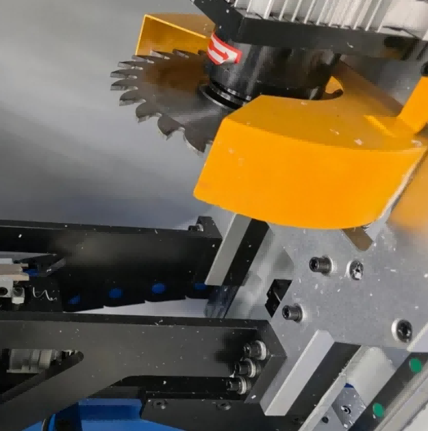 CNC PVC-hoekreinigingsmachine voor ramen