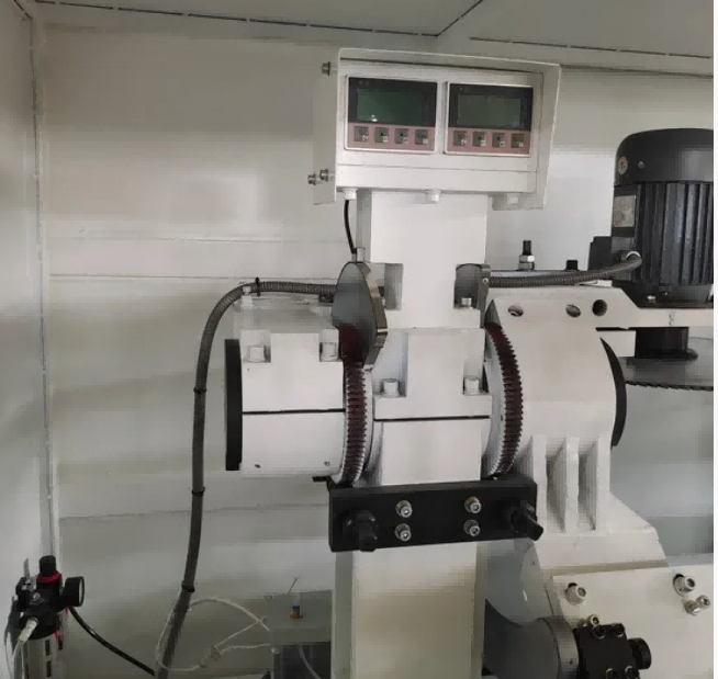 Volautomatische heavy-duty gordijngevelzaag