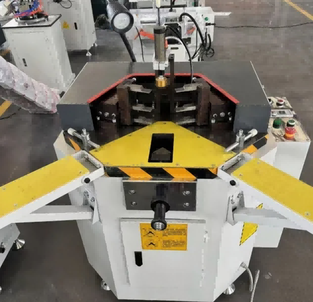 Precisie 140 mm aluminium profielhoekkrimpmachine